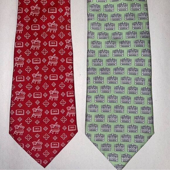 Vineyard Vines 100% Silk Red and Green Patterned Ties